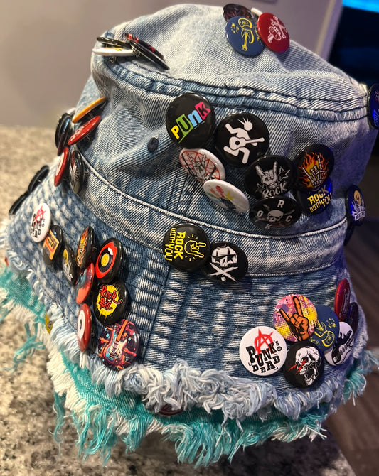 MIXED BUTTON BUCKET